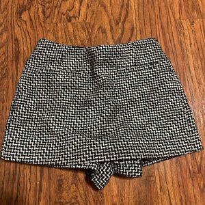 ZARA HOUNDSTOOTH MINI SKORT SIZE: XS